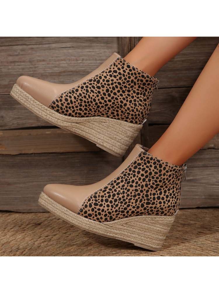 Contrast Color Wedge Boots